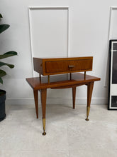 Charger l&#39;image dans la galerie, Table de chevet vintage
