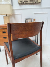 Charger l&#39;image dans la galerie, Chaise scandinave en teck vintage