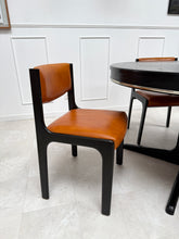 Charger l'image dans la galerie, Ensemble table ronde + chaises en cuir