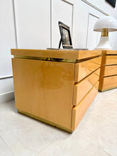 Charger l&#39;image dans la galerie, Paire de tables de chevet Mahey