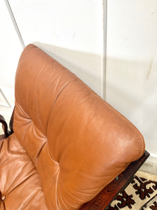 Fauteuil Kengu par RYKKEN