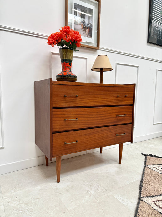 Commode pieds fuseaux 3 tiroirs