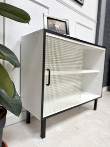 Buffet noir et blanc