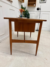 Charger l'image dans la galerie, Bureau scandinave vintage