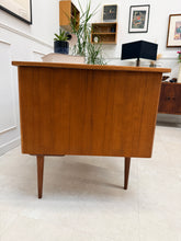 Charger l'image dans la galerie, Bureau scandinave en teck double face