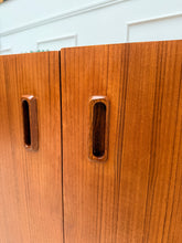 Charger l'image dans la galerie, Buffet scandinave années 60