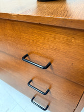 Charger l'image dans la galerie, Commode vintage pieds compas