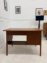 Charger l'image dans la galerie, Bureau scandinave en teck
