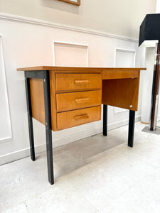 Bureau vintage moderniste