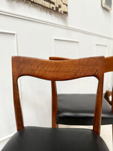 Charger l&#39;image dans la galerie, Chaises danoise scandinave en teck vintage