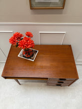 Charger l'image dans la galerie, Bureau scandinave vintage