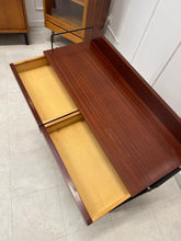 Charger l'image dans la galerie, Buffet en teck moderniste