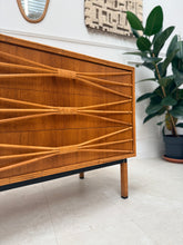 Charger l'image dans la galerie, Commode rotin vintage