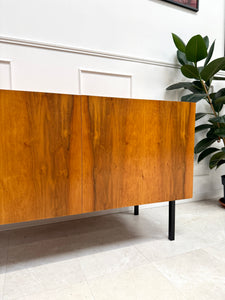 Enfilade moderniste en teck