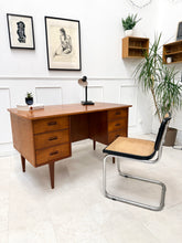 Charger l'image dans la galerie, Bureau scandinave en teck double face