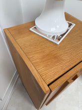 Charger l'image dans la galerie, Buffet / meuble hi-fi vintage