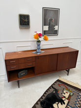 Charger l'image dans la galerie, Enfilade scandinave en teck
