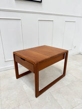 Charger l'image dans la galerie, Table basse scandinave en teck