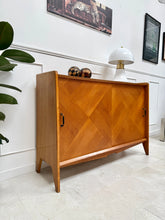 Charger l'image dans la galerie, Buffet scandinave pieds compas