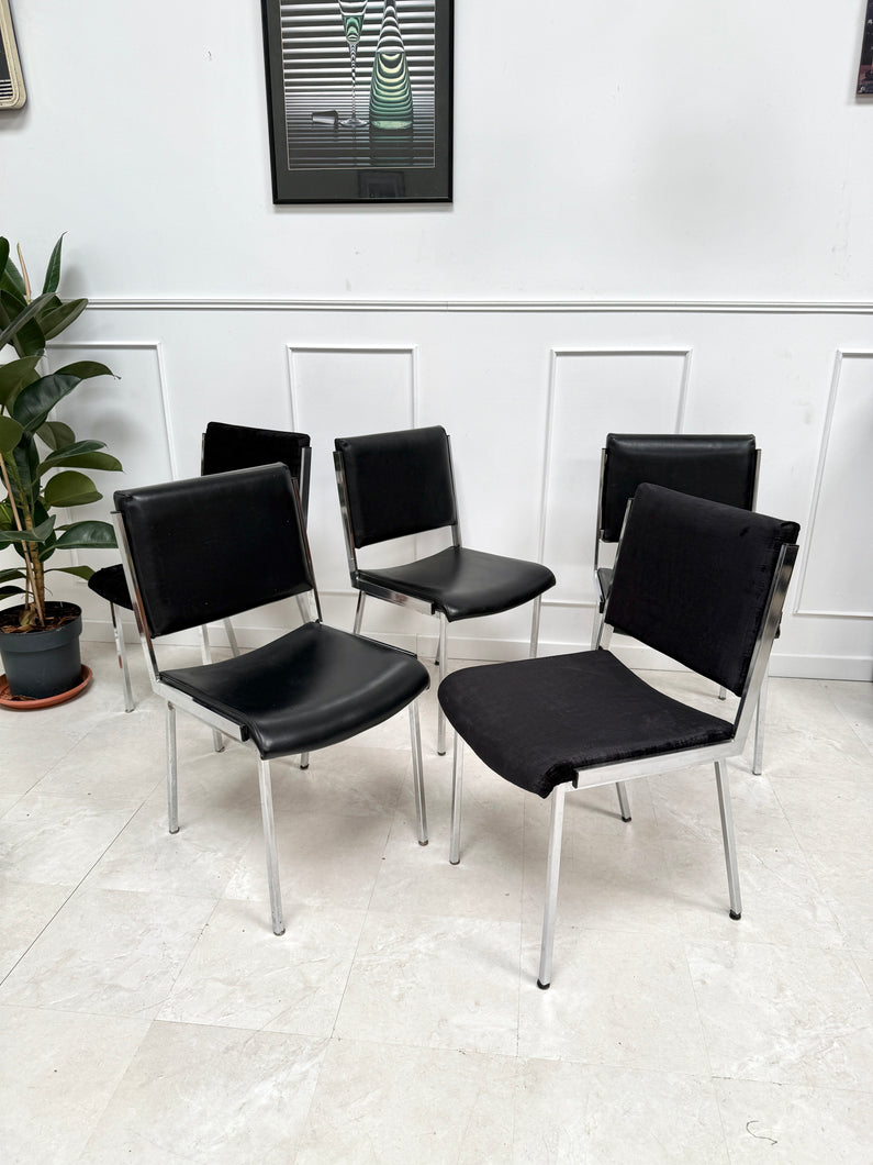 Lot de 5 chaises années 70