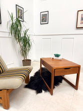 Charger l'image dans la galerie, Table basse scandinave en teck