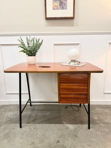 Bureau moderniste vintage