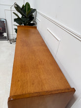Charger l'image dans la galerie, Buffet scandinave pieds compas
