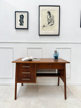 Charger l'image dans la galerie, Bureau scandinave en teck