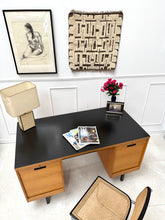 Charger l&#39;image dans la galerie, Bureau de direction vintage