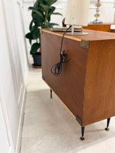Charger l'image dans la galerie, Commode en teck