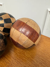 Charger l&#39;image dans la galerie, Lot de 3 boules en bois
