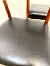 Charger l&#39;image dans la galerie, Chaises danoise scandinave en teck vintage