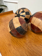 Charger l&#39;image dans la galerie, Lot de 3 boules en bois