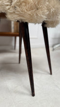 Charger l&#39;image dans la galerie, Chaise moumoute Lola