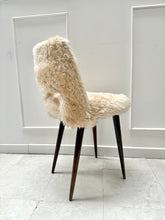 Charger l&#39;image dans la galerie, Chaise moumoute Lola