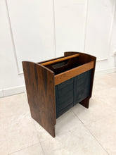 Charger l'image dans la galerie, Porte-revues scandinave