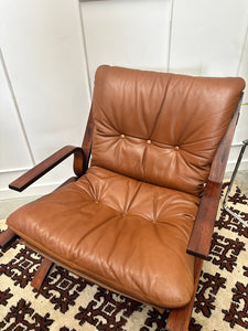 Fauteuil Kengu par RYKKEN