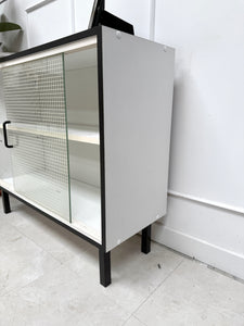 Buffet noir et blanc