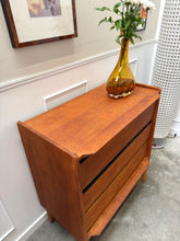 Charger l'image dans la galerie, Commode vintage scandinave