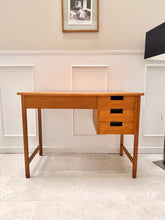 Charger l'image dans la galerie, Bureau scandinave teck blond