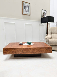 Table basse en loupe d’orme