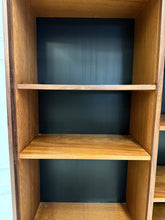 Charger l'image dans la galerie, Bibliothèque scandinave en teck