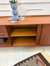Charger l'image dans la galerie, Enfilade scandinave en teck