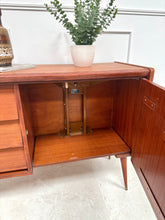 Charger l'image dans la galerie, Buffet vintage