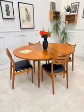 Charger l'image dans la galerie, Table scandinave ronde