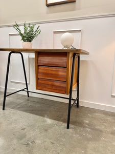 Bureau moderniste vintage