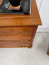 Charger l'image dans la galerie, Commode pieds compas