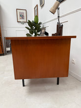 Charger l&#39;image dans la galerie, Bureau moderniste 60’s