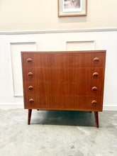 Charger l'image dans la galerie, Commode vintage scandinave 