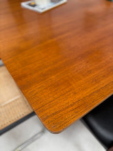 Charger l&#39;image dans la galerie, Table à manger en teck extensible vintage